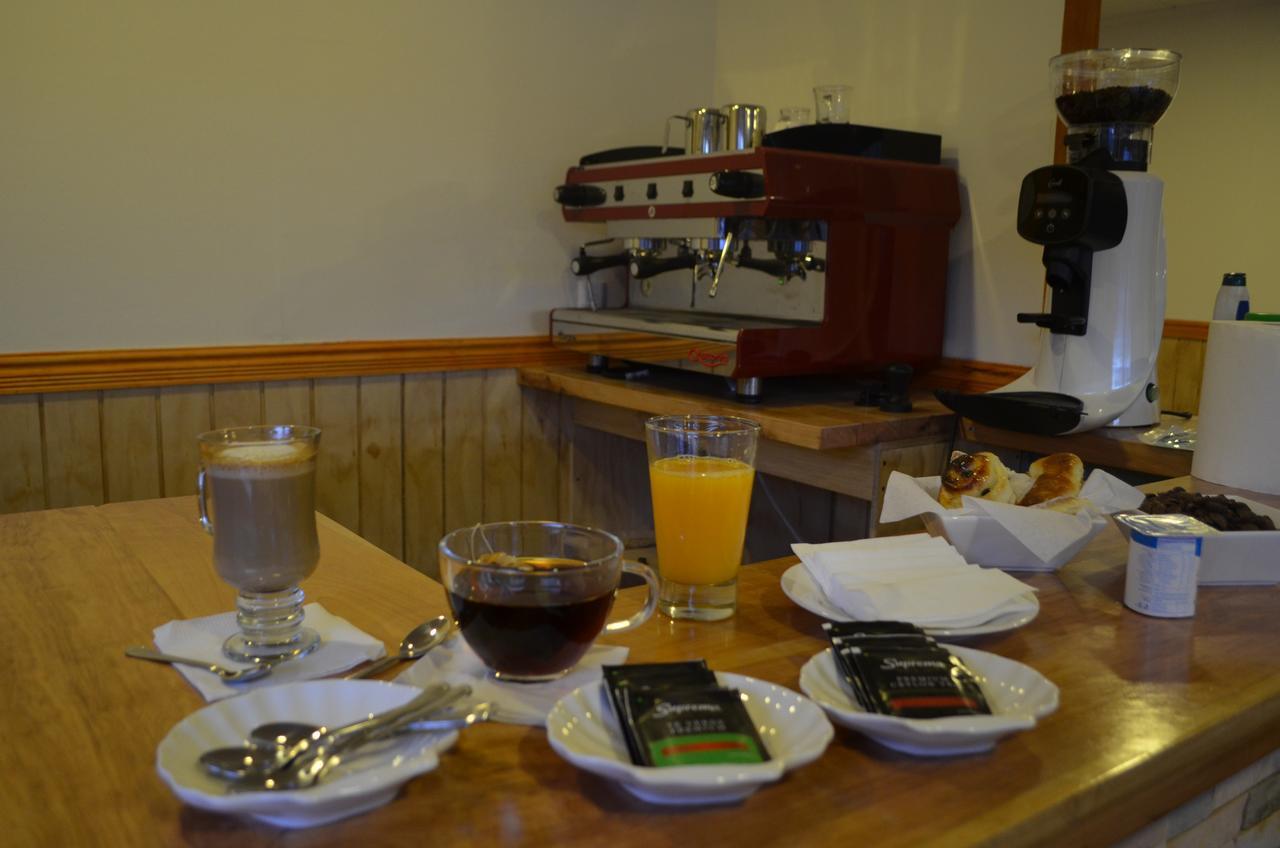 Hostal Camino De Santiago Puerto Natales Bagian luar foto