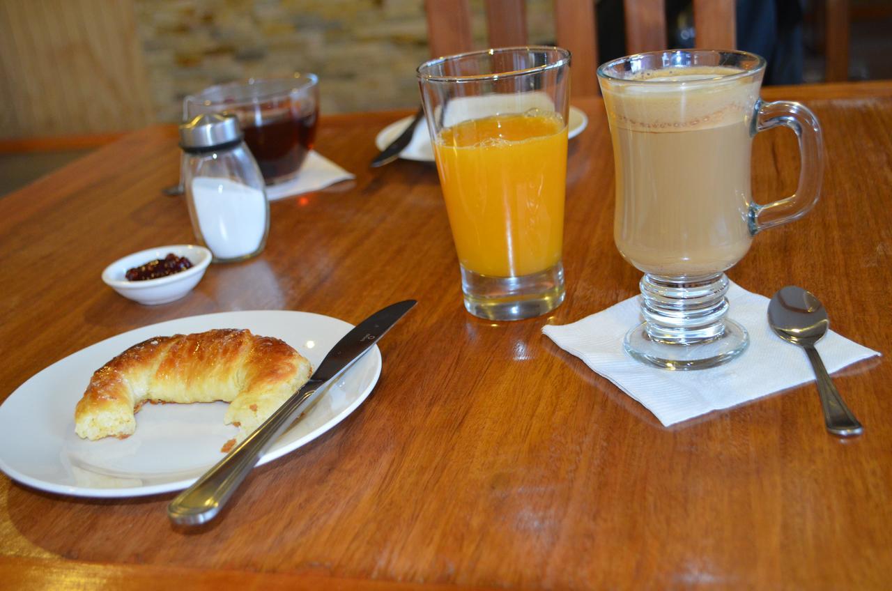 Hostal Camino De Santiago Puerto Natales Bagian luar foto